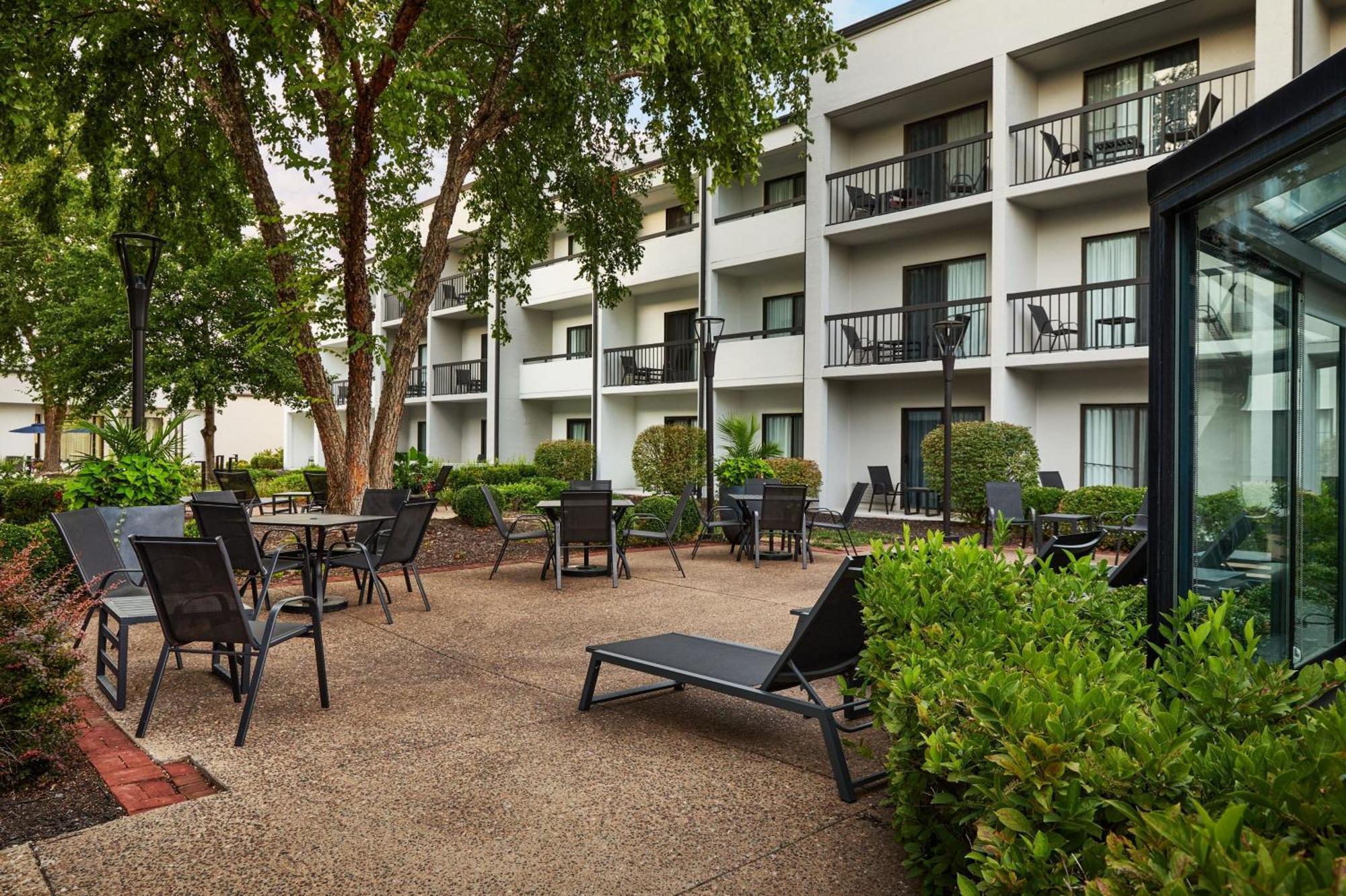 Courtyard Kansas City Overland Park/Metcalf, South Of College Boulevard Ngoại thất bức ảnh