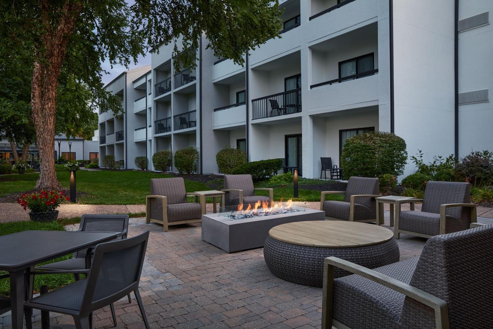 Courtyard Kansas City Overland Park/Metcalf, South Of College Boulevard Ngoại thất bức ảnh