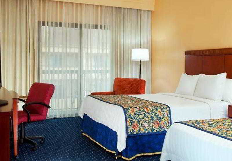 Courtyard Kansas City Overland Park/Metcalf, South Of College Boulevard Ngoại thất bức ảnh